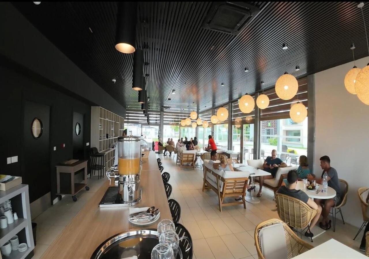 Ibis Styles Mayotte Aéroport Pamandzi Esterno foto